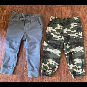 Bundle of two pants size 2T boy